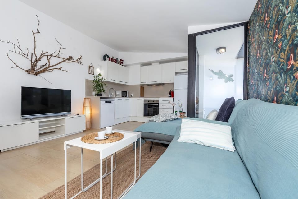 Property building, Living room