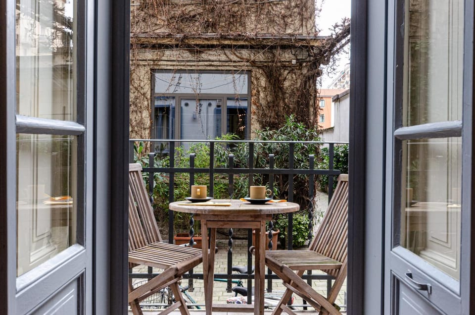 Property building, Patio, Day, View (from property/room), Balcony/Terrace, Dining area