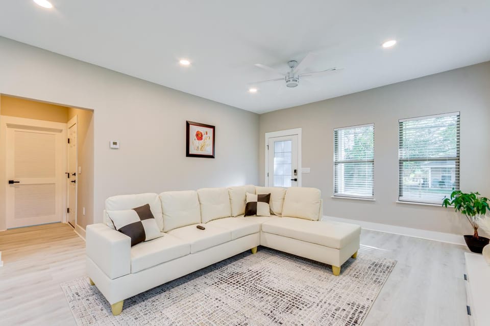 Pet-Friendly Pensacola Home: Central Location House in Alabama