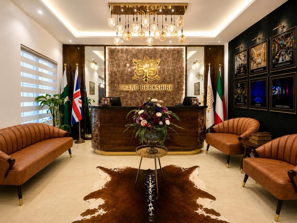Staff, Living room, Lobby or reception, Seating area