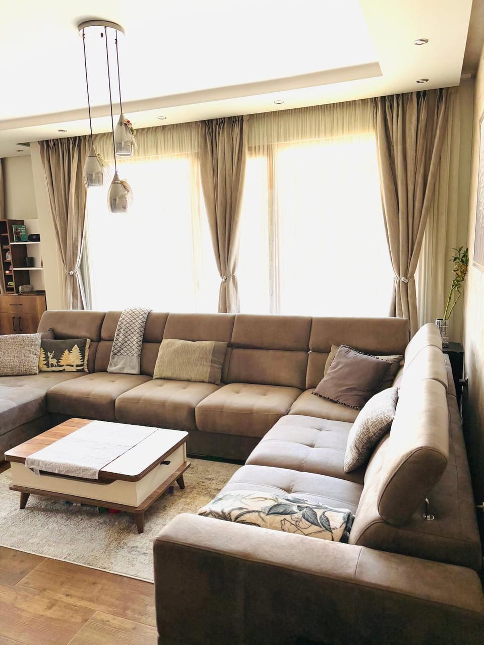 Living room, Seating area