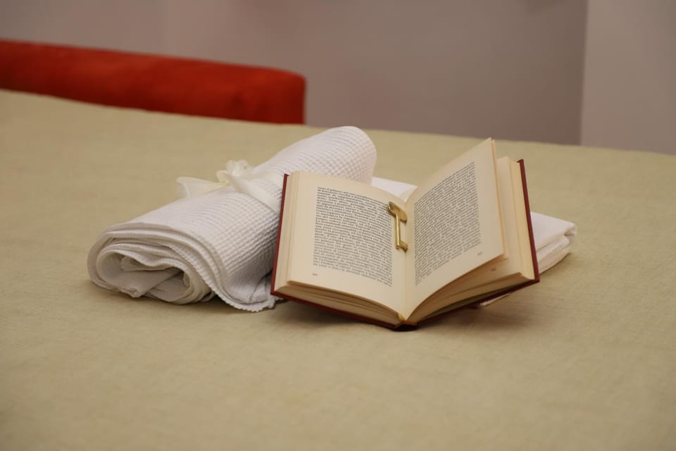 Library, towels