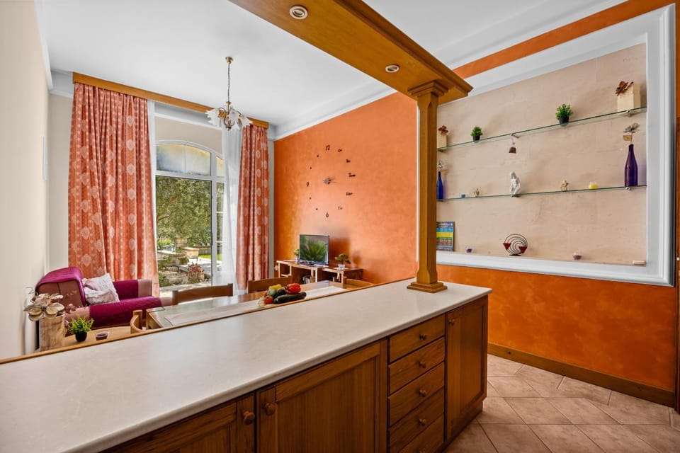 Communal lounge/ TV room, Living room
