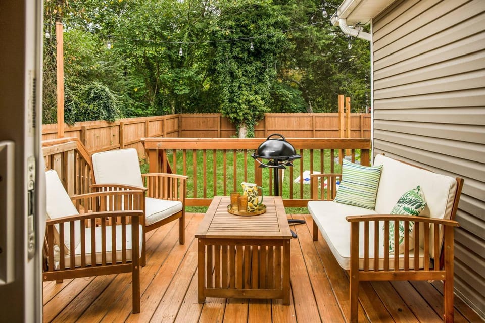 Patio, Balcony/Terrace, Seating area, Garden view