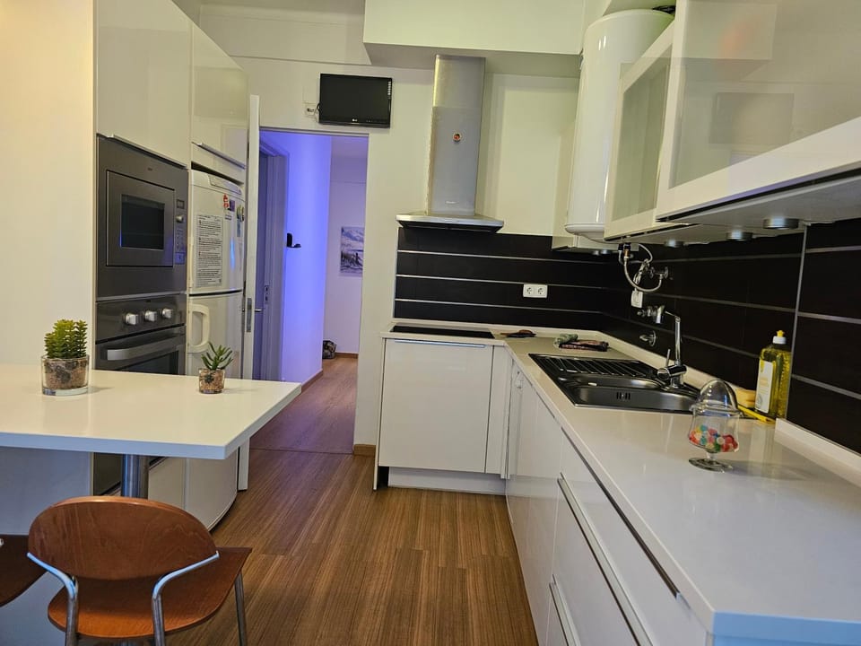 Blife Batalya private rooms Vacation rental in Faro