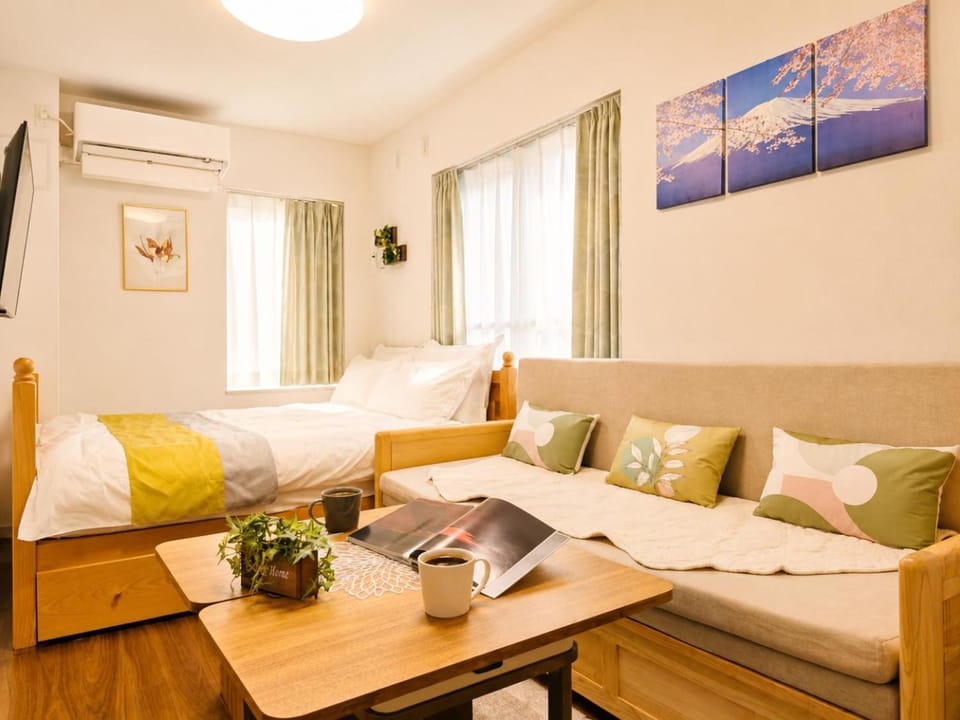 Bed, Living room, Photo of the whole room, Bedroom, air conditioner