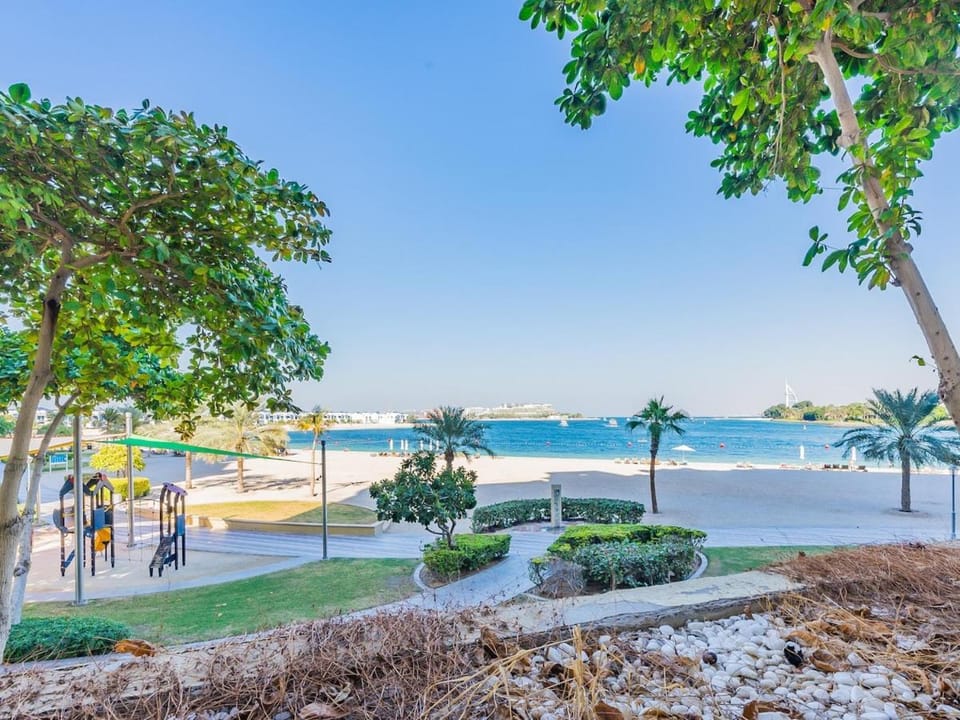 Beachfront Sea View 1BR-Jash Falqa- Palm Jumeirah Apartment in Dubai