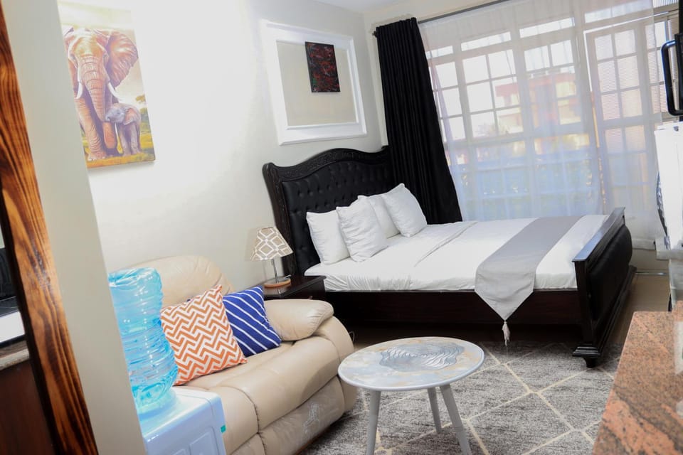 Photo of the whole room, Seating area, Bedroom