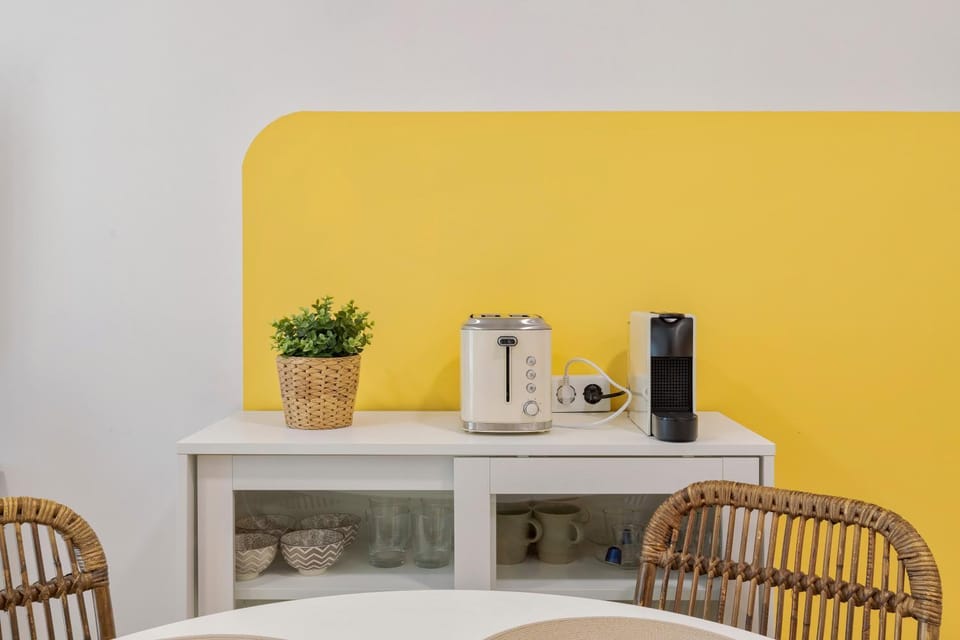 Coffee/tea facilities, Dining area, toaster