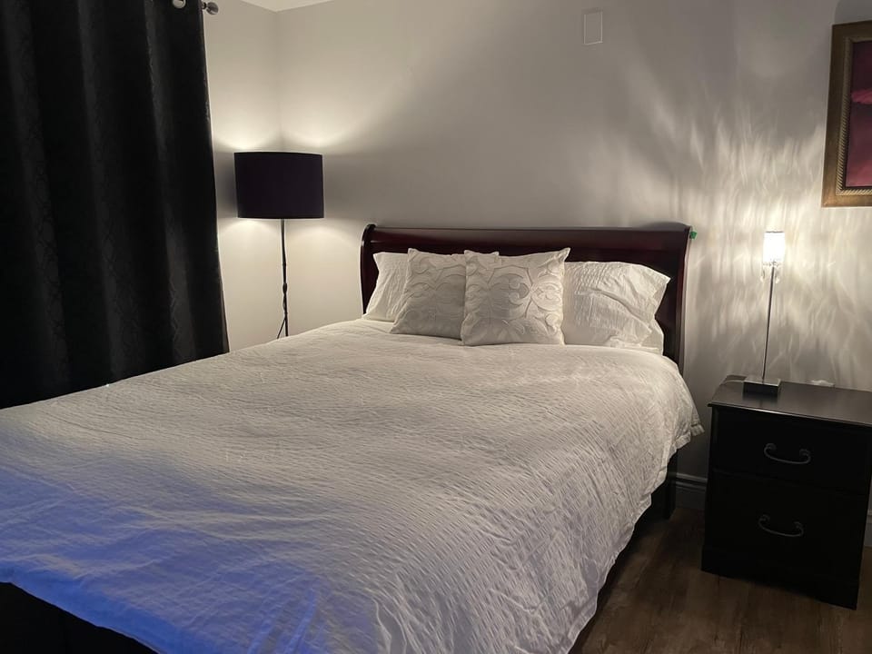 Quiet and Private Bachelor Unit Apartment in Halifax