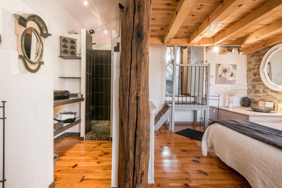 Bathroom, Bedroom