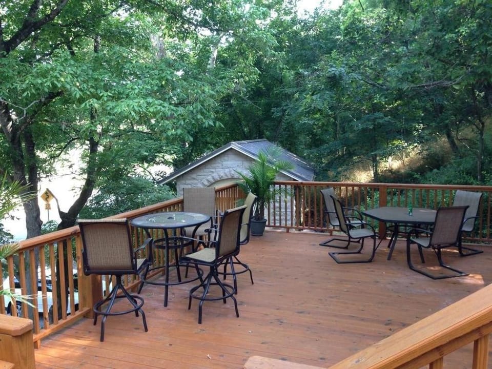 Brownstone Spring Suite - Double Spa Tub Parking Apartment in Eureka Springs