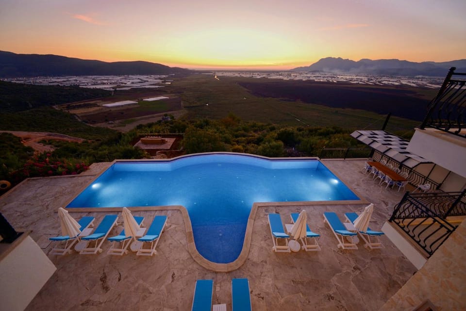 Lake view, Mountain view, Swimming pool, Sunset