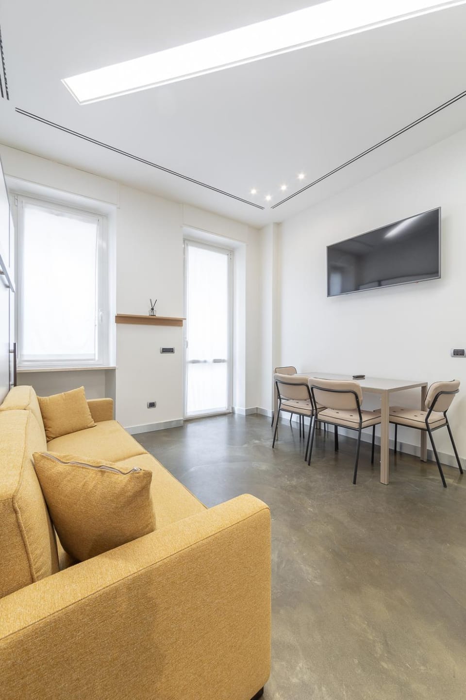 TV and multimedia, Living room, Dining area