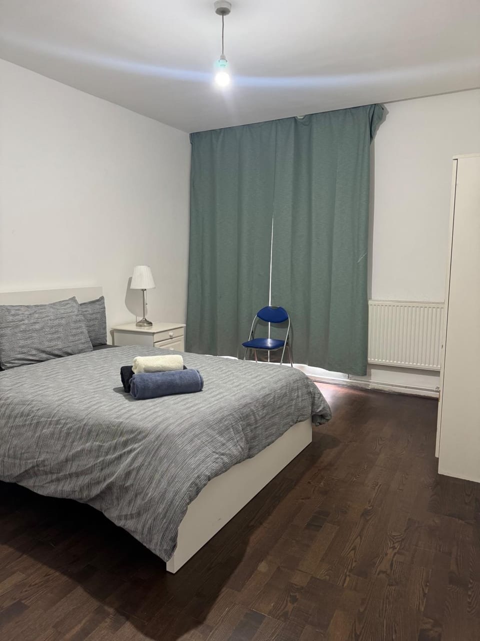 Bed, Photo of the whole room, Seating area, Bedroom, towels