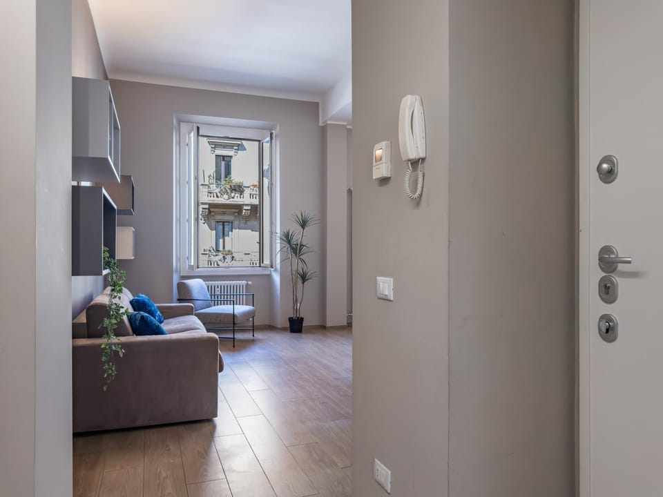 Settembrini's Nest - Next to Stazione Centrale Apartment in Milan
