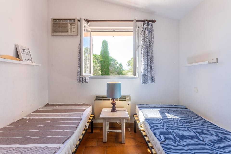 Property building, Living room, Bedroom