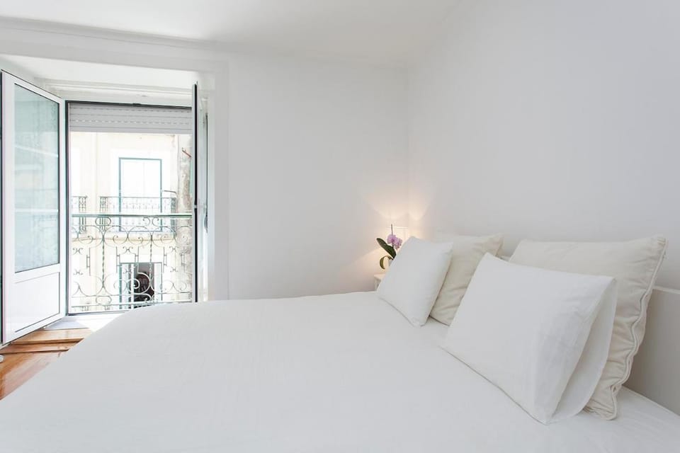 Santana Studio w/ Balcony Apartment in Lisbon