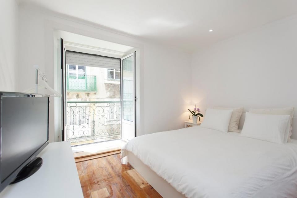 Santana Studio w/ Balcony Apartment in Lisbon