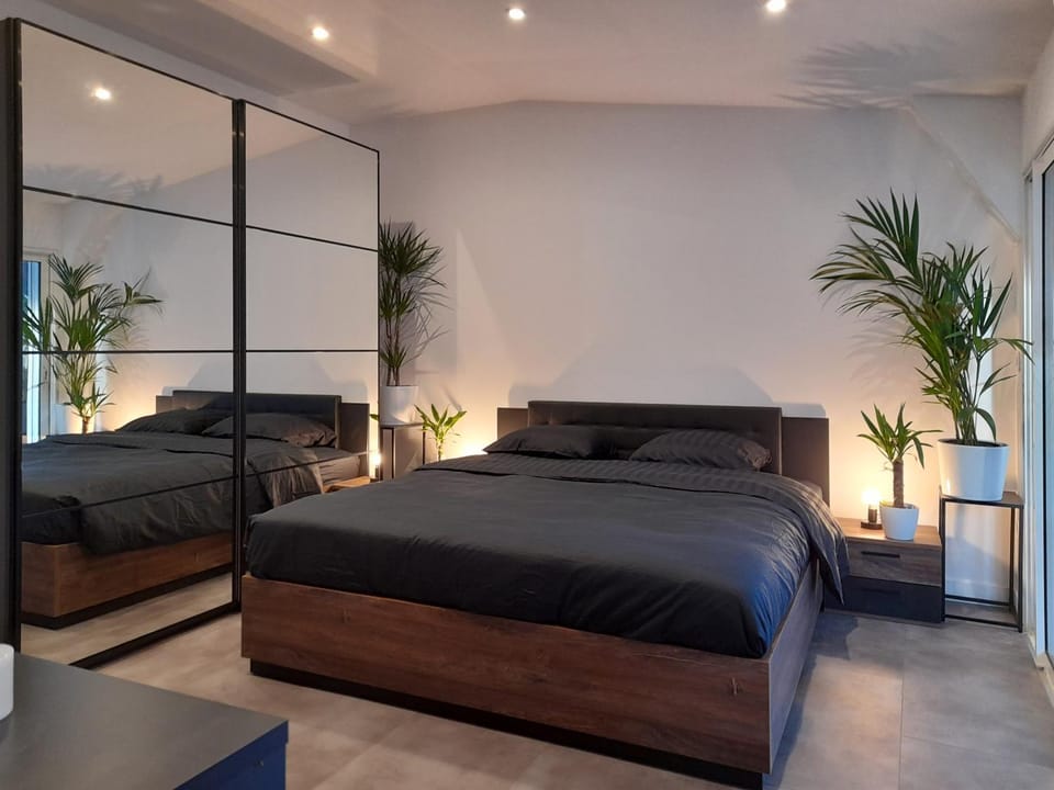 Bed, Bedroom