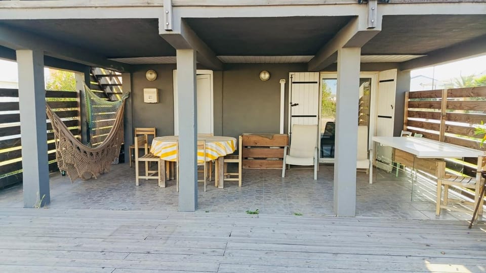 Gruissan chalet authentique 50m de la plage Apartment in Gruissan