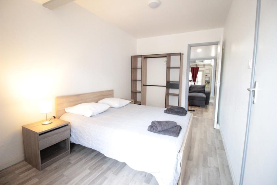 Chez Caro - Centre Ville - Proche Gare - Parking proche - Wifi ou Ethernet gratuit - Géré par PrestaZenServices Apartment in Verdun