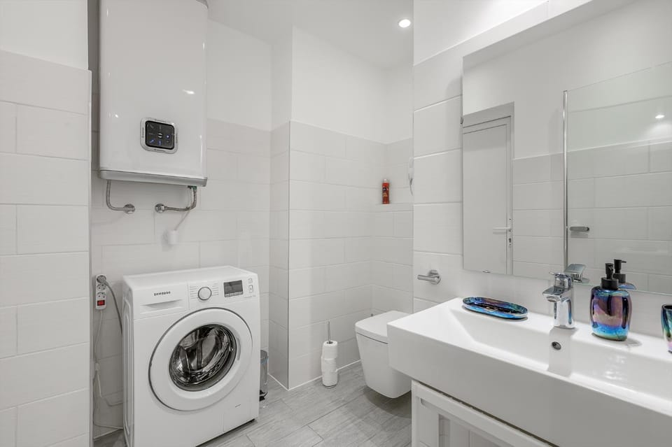 Bathroom, washing machine