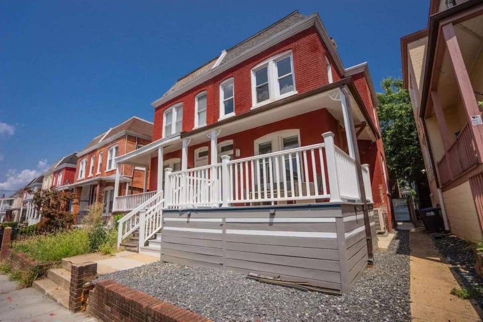 Lower guest suite near Howard University in NW DC Apartment in District of Columbia