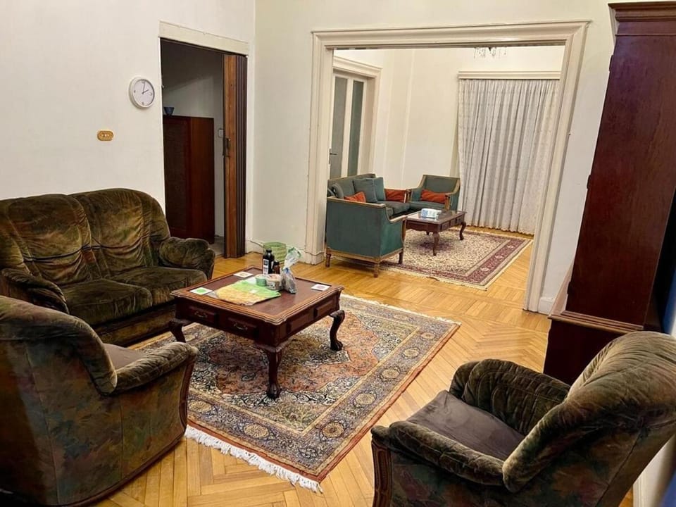 Living room, Seating area