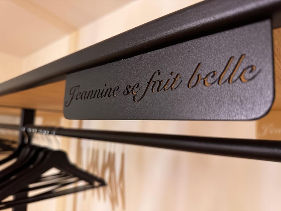 Text overlay, wardrobe