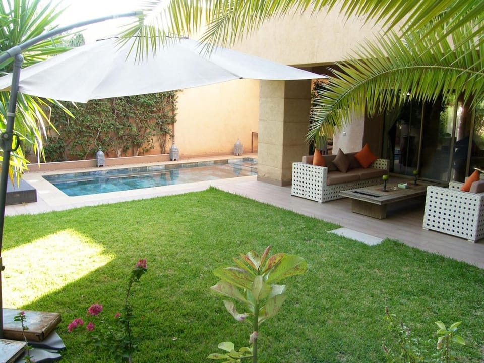 Patio, Garden, Garden view, Swimming pool, sunbed