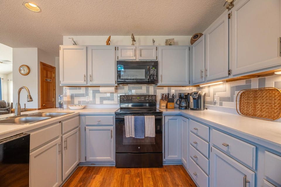 Bayberry Beach House - Corolla, Ocean Sands, Oceanside, Pool, Pets OK, Flex Stays Off Season House in Corolla