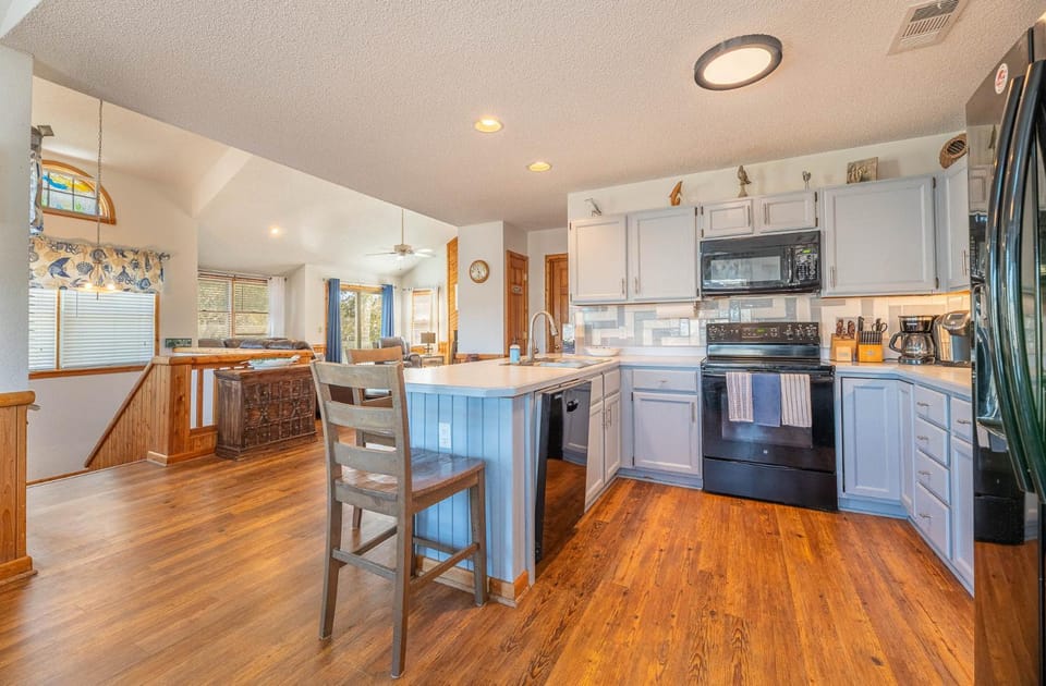 Bayberry Beach House - Corolla, Ocean Sands, Oceanside, Pool, Pets OK, Flex Stays Off Season House in Corolla