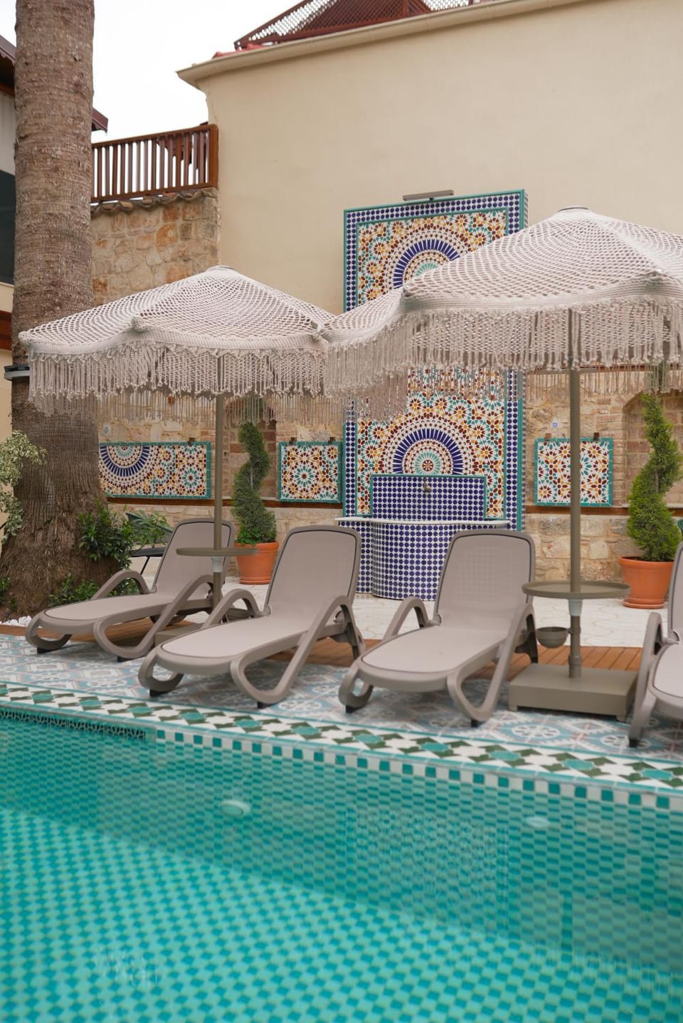 Swimming pool