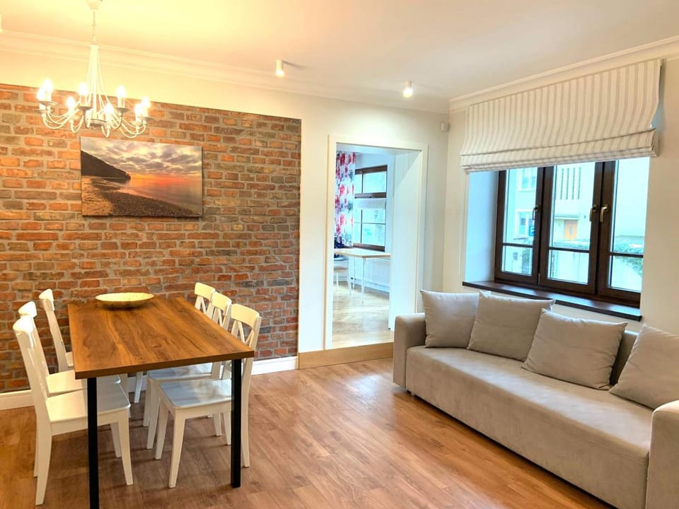 Living room, Seating area, Dining area, Bedroom, kitchen