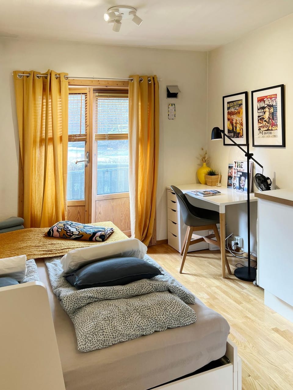Bed, Photo of the whole room