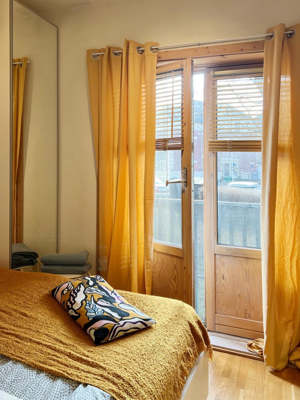 Bed, Photo of the whole room