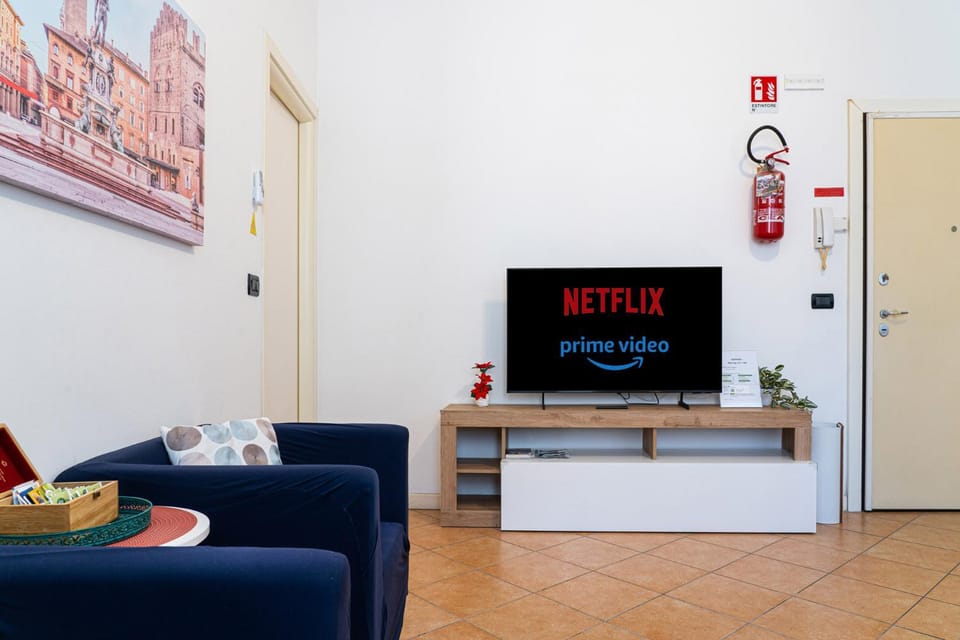 Living room, internet