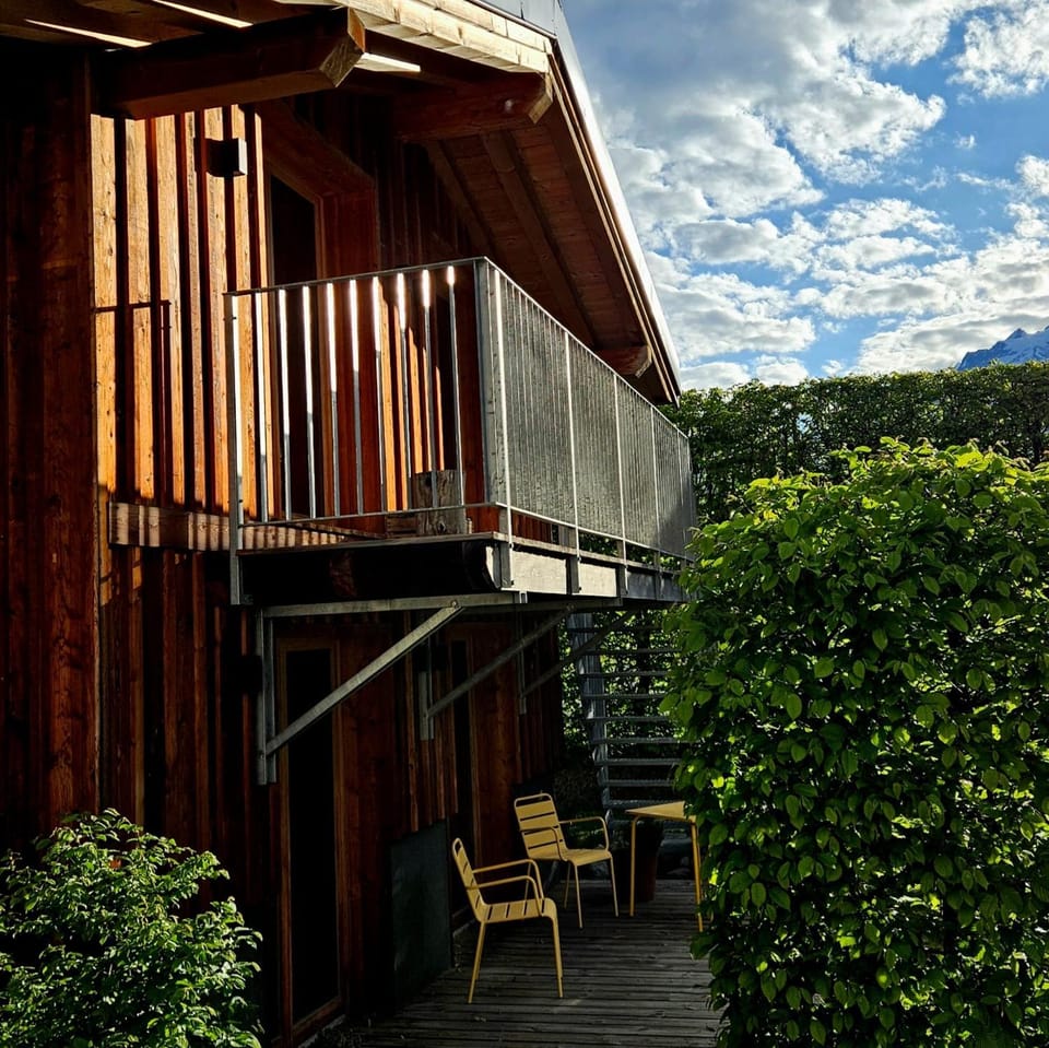 Property building, Balcony/Terrace, Garden view