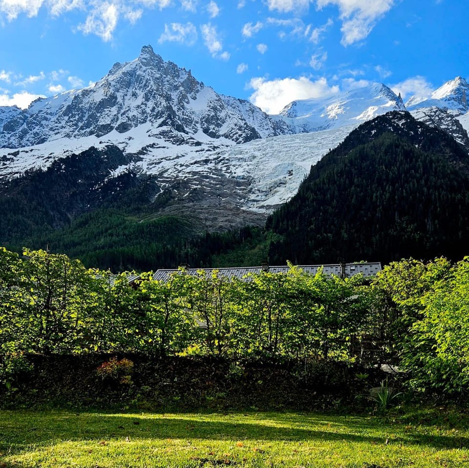Nearby landmark, Natural landscape, Mountain view