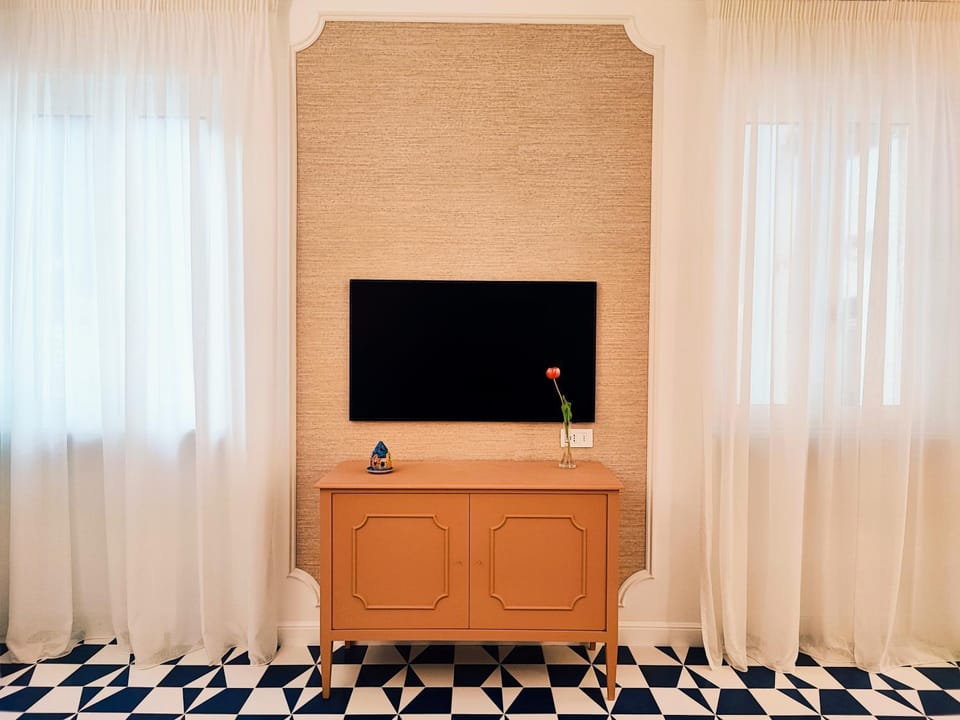 Communal lounge/ TV room, TV and multimedia
