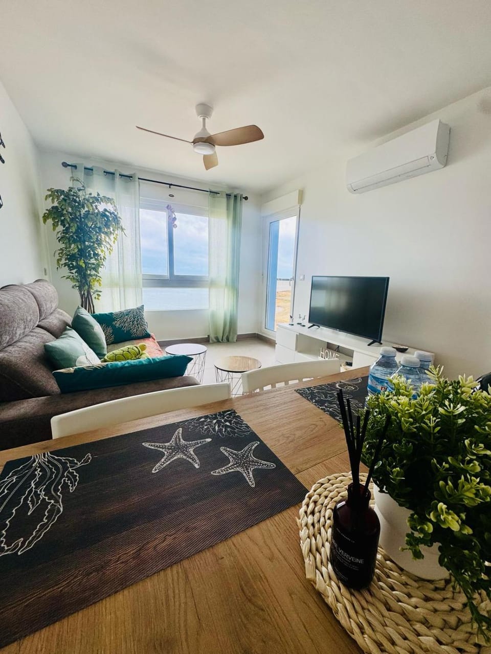 Living room, Sea view
