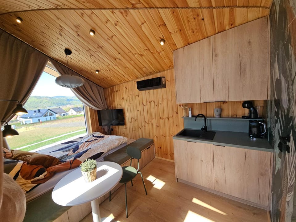 TV and multimedia, Coffee/tea facilities, Kitchen or kitchenette