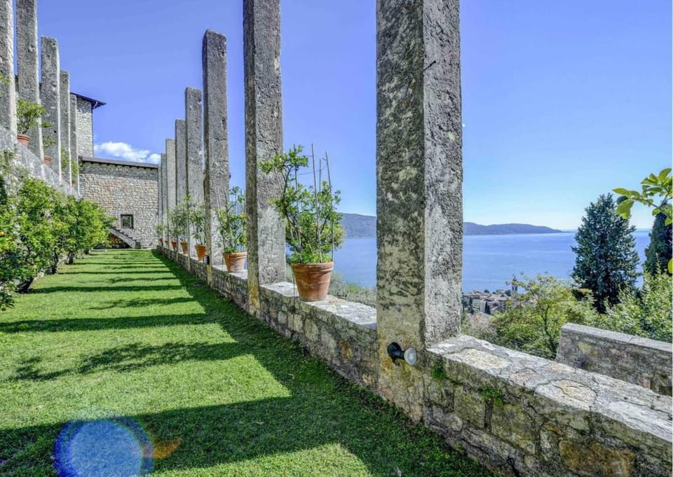 Lemon Garden Retreat - Villa Arbor Villa in Gargnano