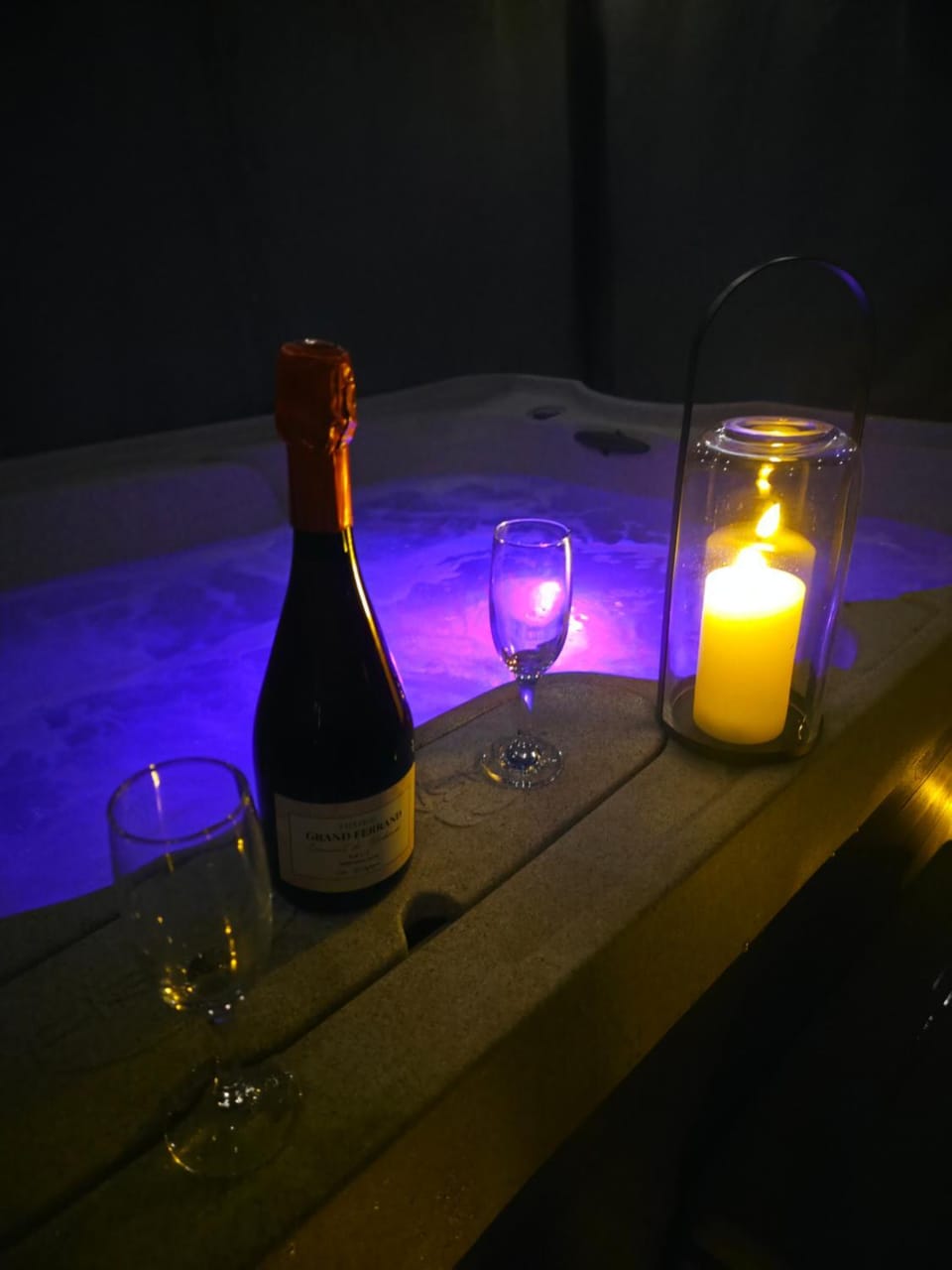 Cocon Jacuzzi privatif - à 5 min du Mans House in Centre-Val de Loire