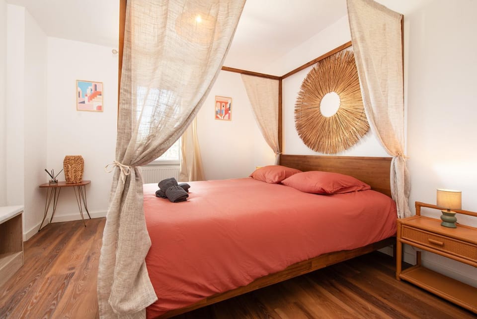 Bed, Bedroom