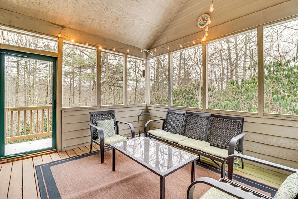 Screened Porch + Fire Pit: Spacious Pocono Retreat House in Pocono Mountains