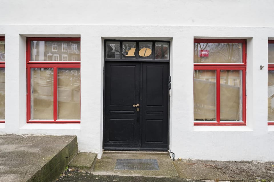 Facade/entrance