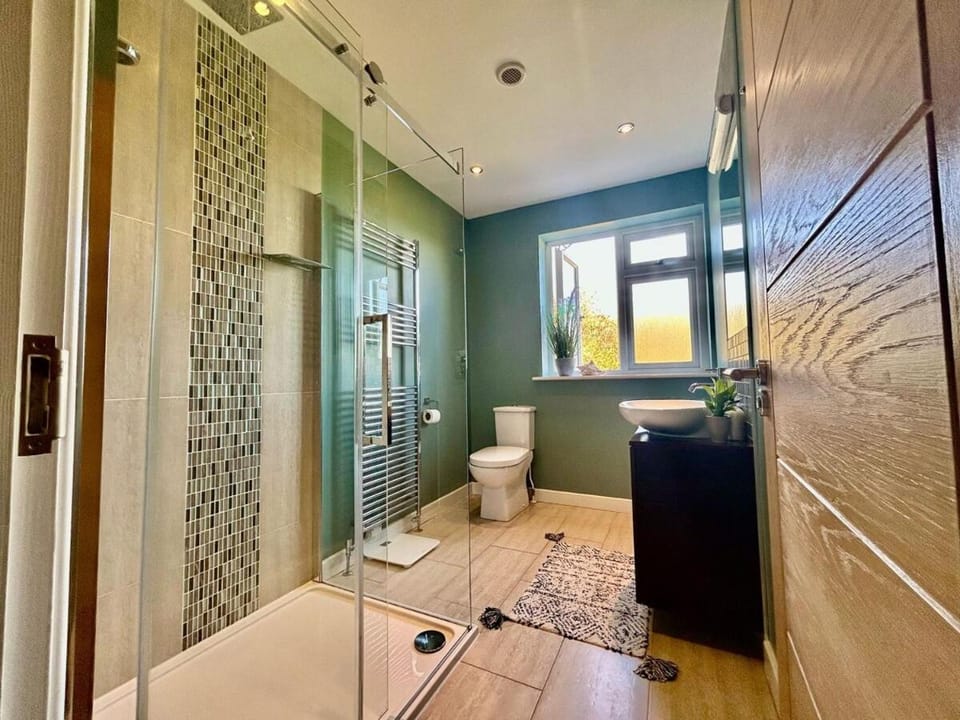Shower, Toilet, Bathroom