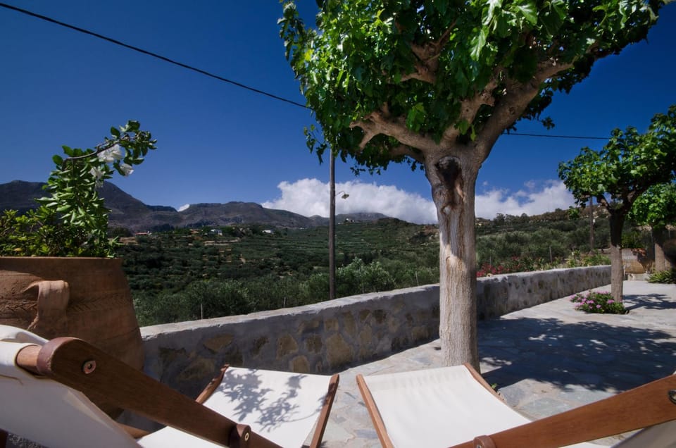 Balcony/Terrace, Mountain view